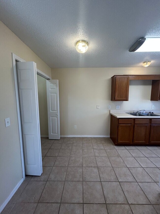 Building Photo - 3510 SW Landau Ct