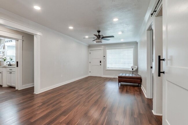 Building Photo - Luxury remodel in NW Oklahoma City