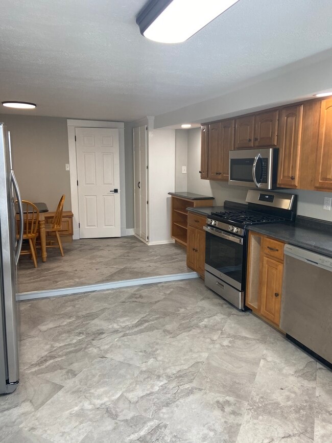 Building Photo - 8 National Rd