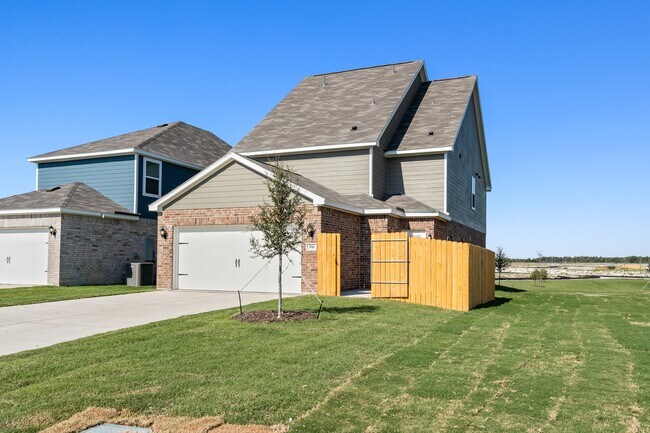 Building Photo - 1000 Camelia Grv Ct