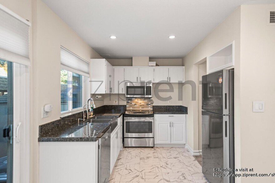 Building Photo - 4451 Fairlands Dr