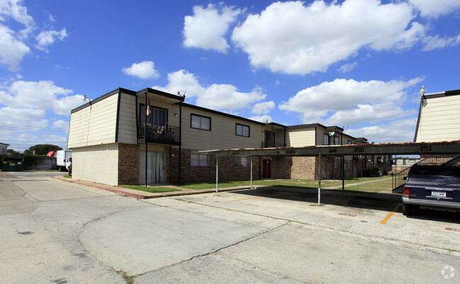 Building Photo - Courtyard Apartments