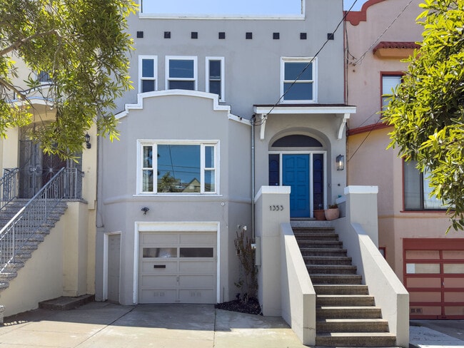Building Photo - 1353 17th Ave