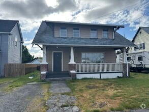 Building Photo - 4+ bedrooms, 1.75 bathrooms in South Tacoma