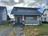 Building Photo - 4+ bedrooms, 1.75 bathrooms in South Tacoma
