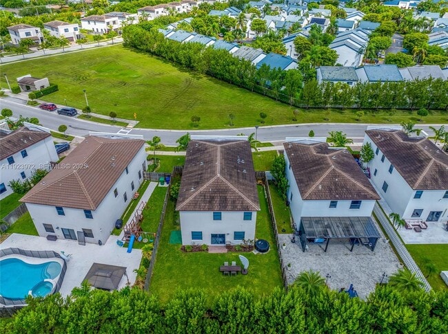 Building Photo - 268 NE 210th Way