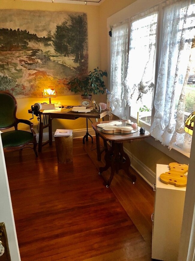 Building Photo - BEAUTIFUL, HISTORIC HOME IN THE HEART OF D...