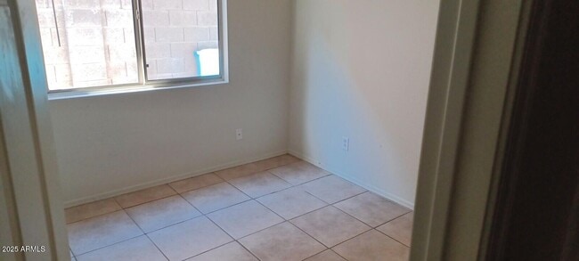 Building Photo - 3939 W Buckskin Trail