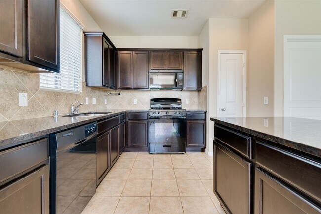 Building Photo - 8127 Running Brook Ln