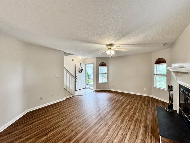 Building Photo - 2-Bedroom Condo Ready NOW! 2 Primary Suite...