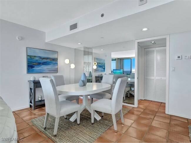 Building Photo - 6361 Pelican Bay Blvd