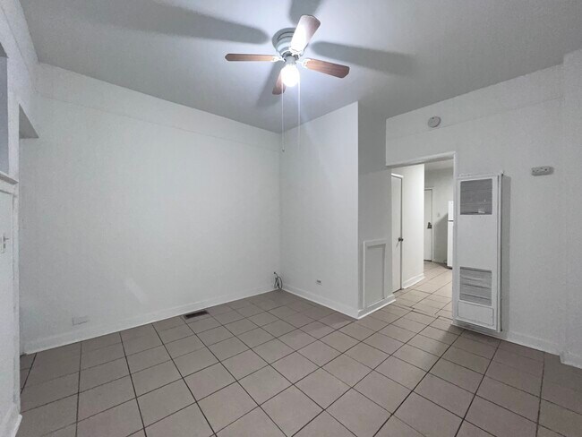 Building Photo - 8919 S Muskegon Ave