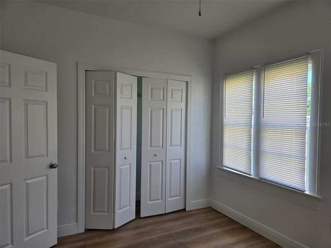 Building Photo - 403 Ave J SE