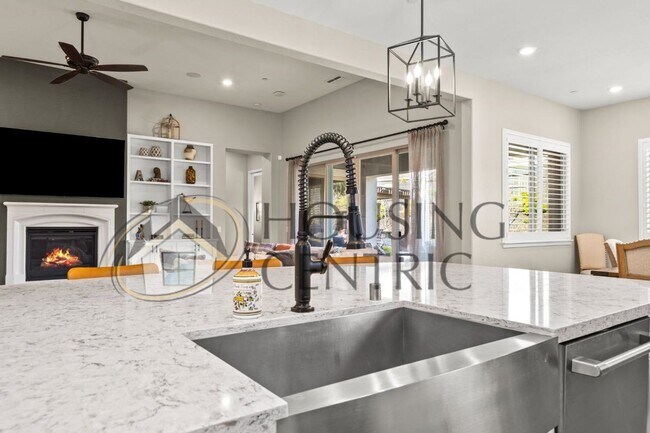 Building Photo - STUNNING Single Story Home with a Resort Style Backyard!