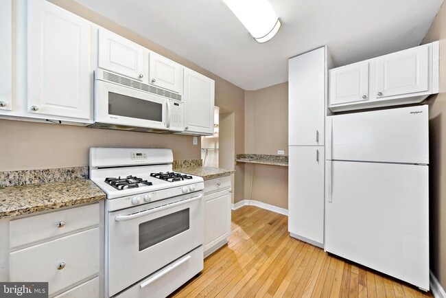 Building Photo - 926 E Passyunk Ave