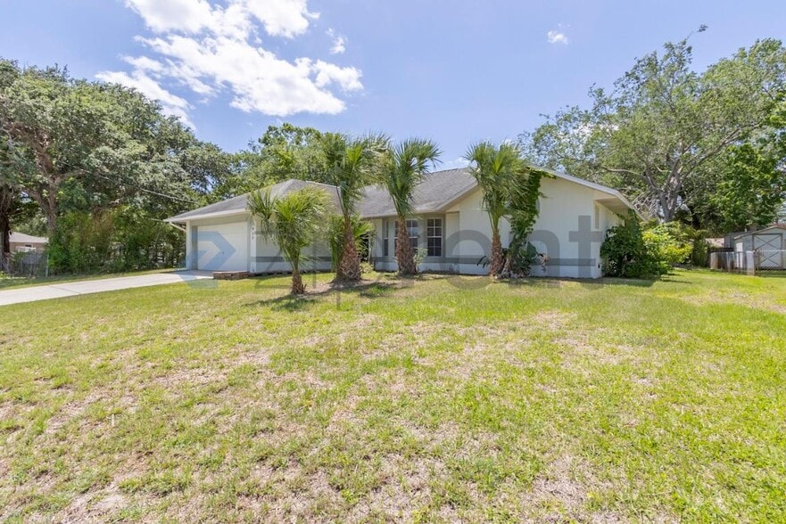 Building Photo - 7458 Carillon Ave