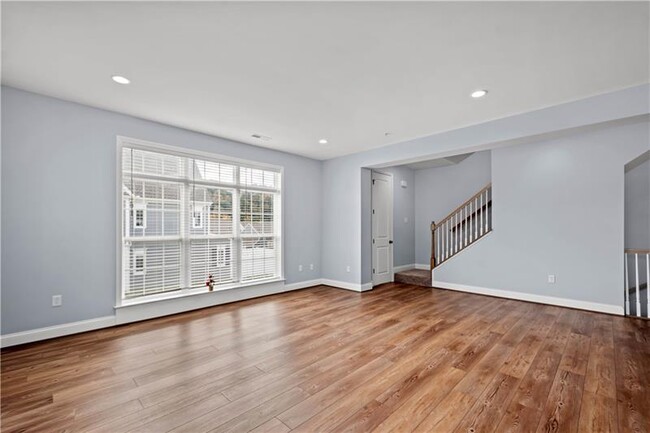 Building Photo - 2116 Westcott Ln
