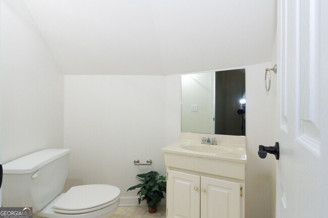 Building Photo - 5166 Wheeler Dr