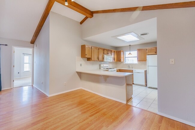 Building Photo - Charming 3 Bedroom 2 Bathroom - Spacious & Fenced Backyard