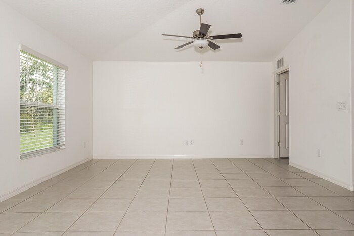 Building Photo - 4014 84th Ct E