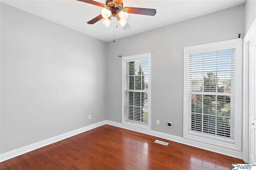 Building Photo - 116 Burwell Cove Dr