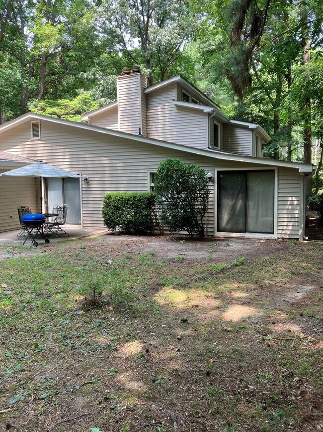 Building Photo - 4852 Rosewell Dr