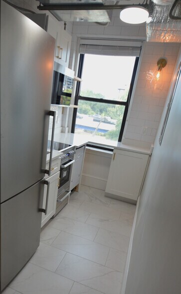 Building Photo - 464 Commonwealth Ave