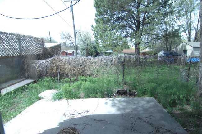 Building Photo - Great 4 Bedroom Now Available