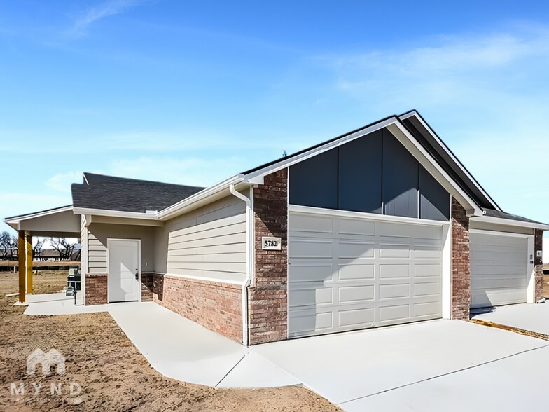 Primary Photo - 5782 E Bristol Cir