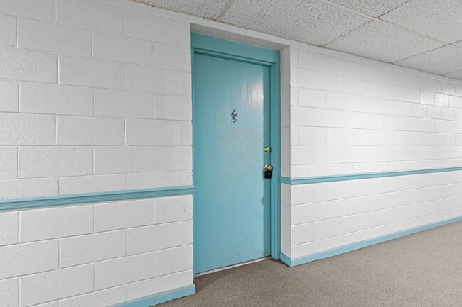 Building Photo - Quiet Norfolk Condo – Utilities & Parking ...