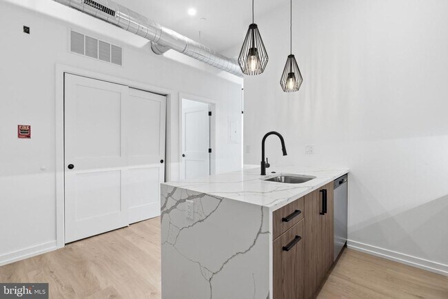 Building Photo - 203 S 13th St