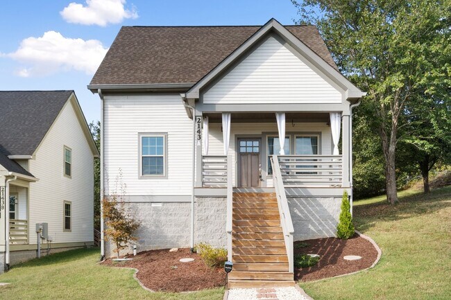 Primary Photo - 2143 Bell St