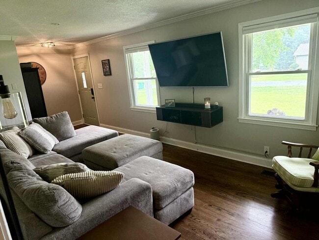 Building Photo - Fully Furnished Retreat with a Dream Backyard
