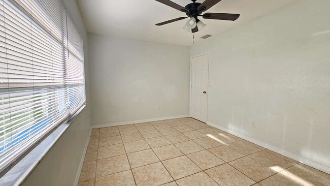 Building Photo - 3 Bedroom Pool Home in North Port  - MOVE ...