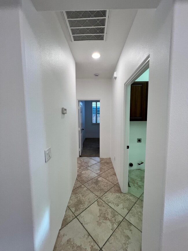 Building Photo - 50342 San Capistrano Dr