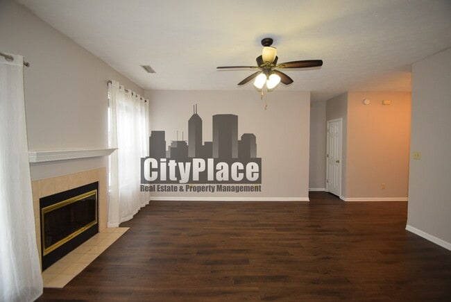 Building Photo - 10394 Lakeland Dr