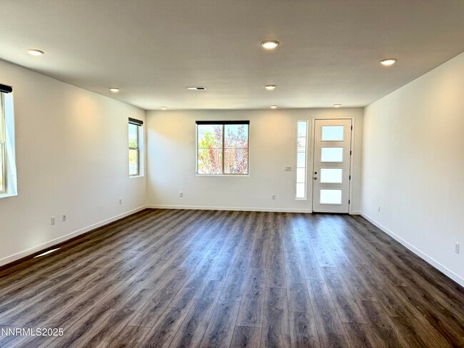 Building Photo - 556 Vaquero Ct