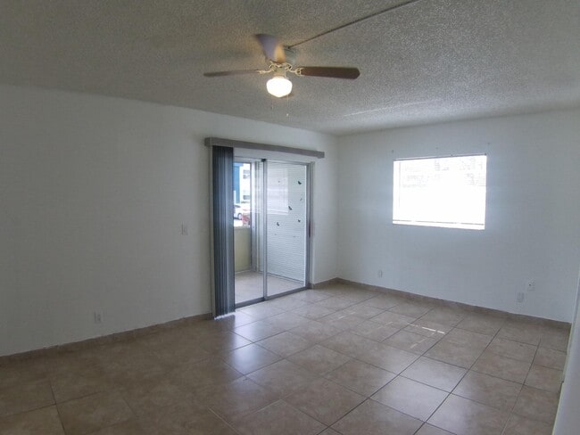Building Photo - 537 Normandy Ln