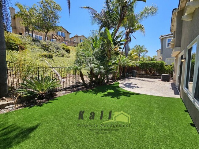 Building Photo - 359 Circulo Coronado