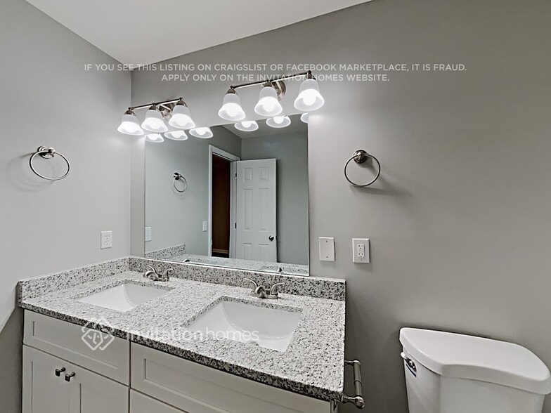 Building Photo - 204 Zircon Ln