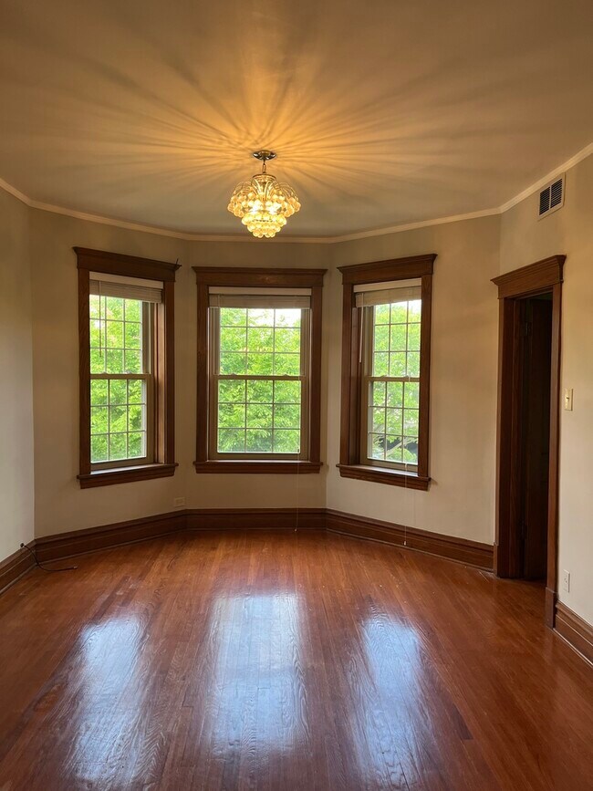 Building Photo - 8037 Floral Ave