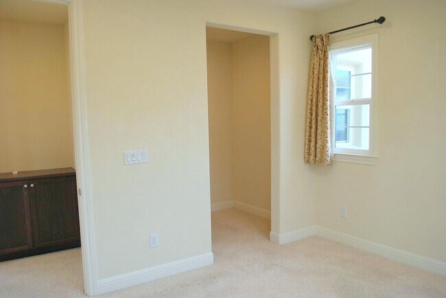Building Photo - 3502 Cinnamon Ridge Rd