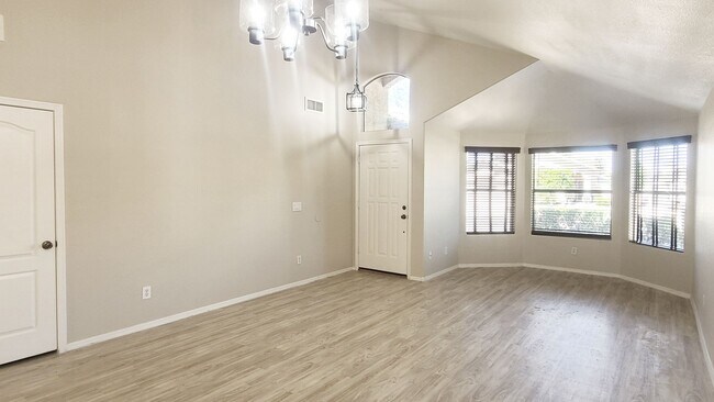 Building Photo - REMODELED 3-BEDROOM BY SAN TAN MALL