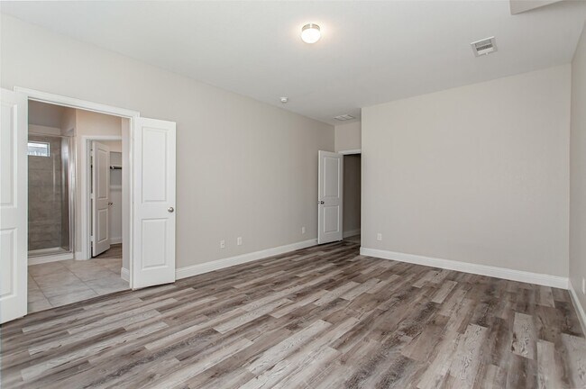 Building Photo - 1203 Rendyn St