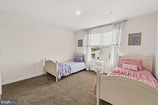 Building Photo - 312 Hammersmith Cir