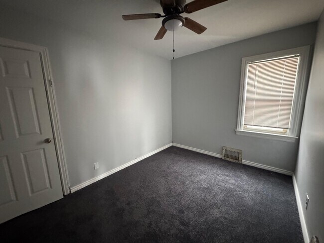 Building Photo - 10422 Morley St