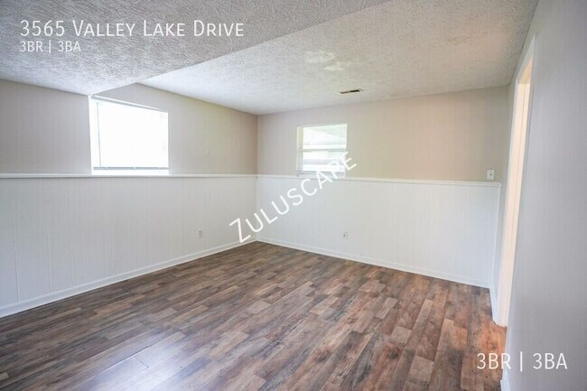 Building Photo - 3565 Valley Lake Dr
