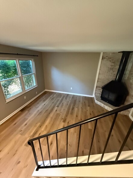 Building Photo - 1301 Lowland Ct