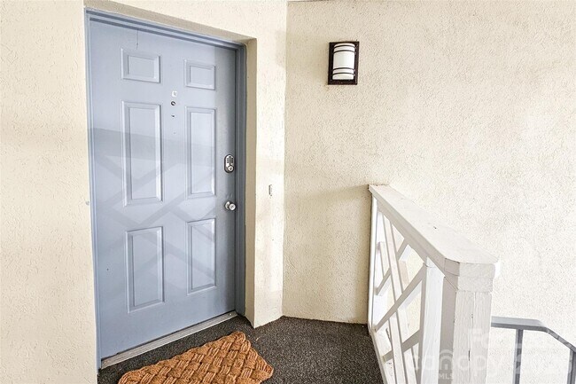 Building Photo - 19901 Henderson Rd