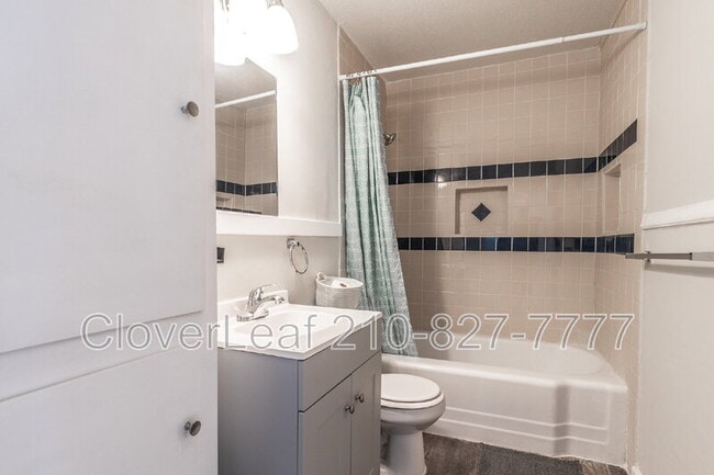 Building Photo - 210 Harwood Dr